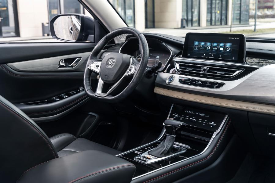 Интерьер ChangAn CS75 2020 года  (CIS) (фото 4 из 8)
